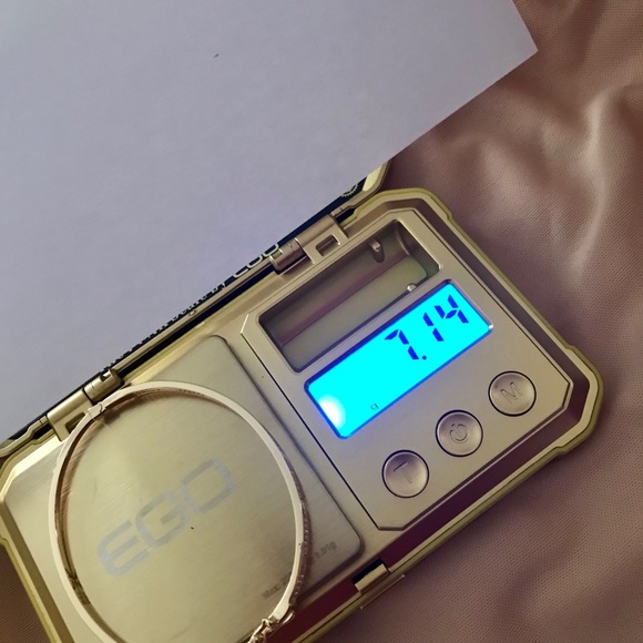 Real 18K Yellow Gold Love Bangle - Picture 6 of 7